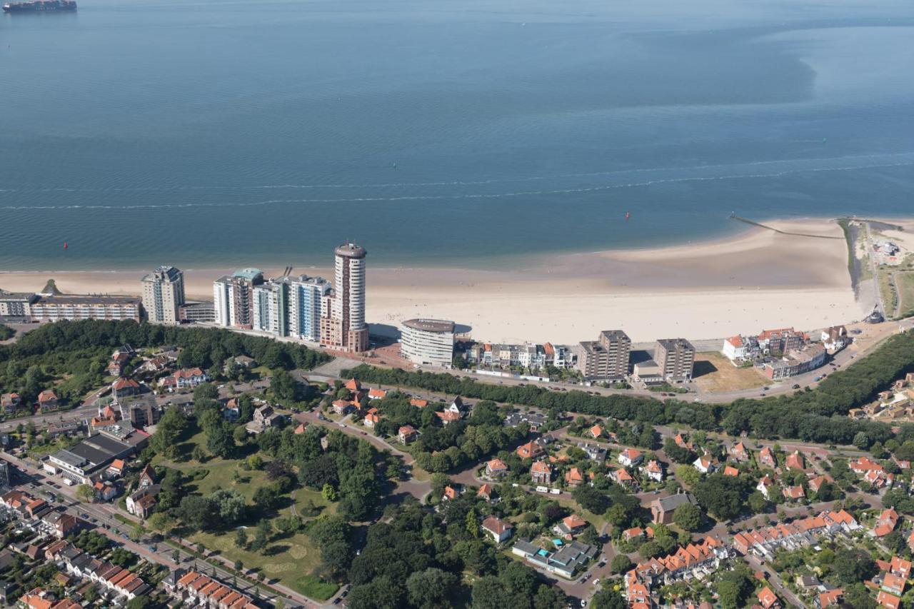 Apartment Strandappartementen De Gulden Stroom